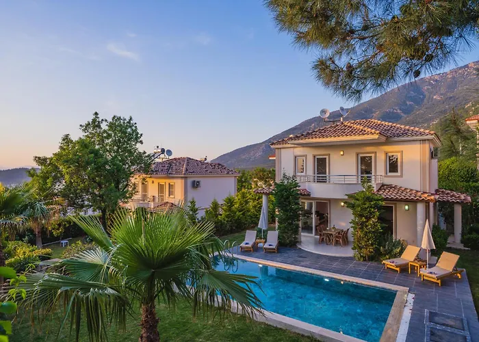 Ovacikta 6 Kisilik Oezel Havuzlu Royal 2 * فتحية