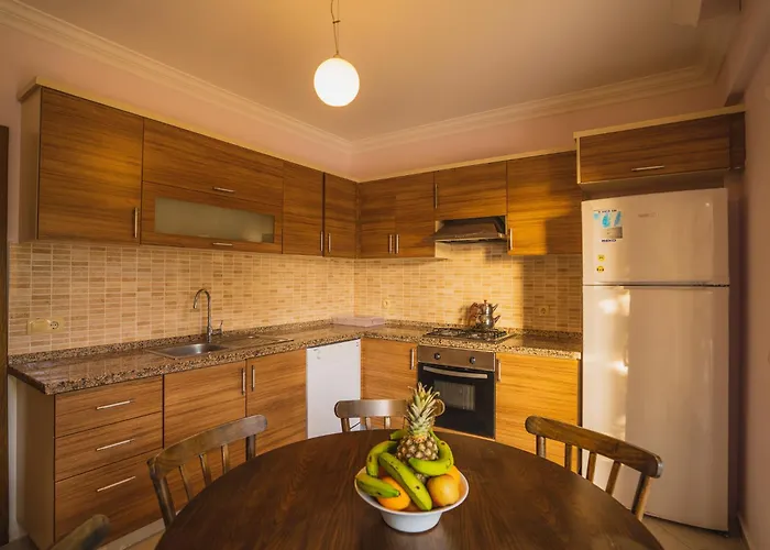 Ovacikta 6 Kisilik Oezel Havuzlu Royal 2 * فتحية