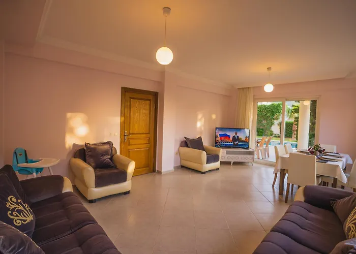 Ovacikta 6 Kisilik Oezel Havuzlu Royal 2 Vila Fethiye