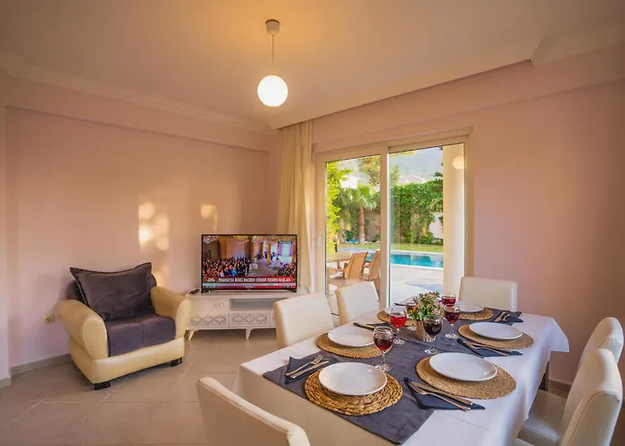 Vila Ovacikta 6 Kisilik Oezel Havuzlu Royal 2 Fethiye
