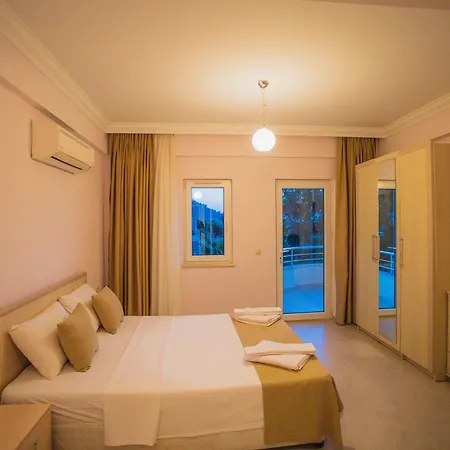 Ovacikta 6 Kisilik Oezel Havuzlu Royal 2 Villa