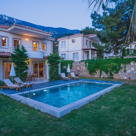 Ovacıkta 6 Kişilik özel Havuzlu Royal 2