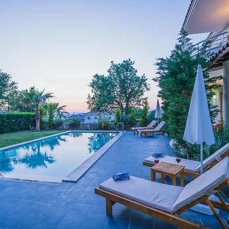 Ovacıkta 6 Kişilik özel Havuzlu Royal 2 Villa