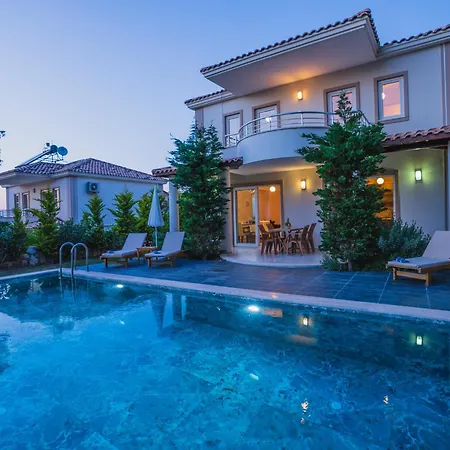 Villa Ovacikta 6 Kisilik Oezel Havuzlu Royal 2