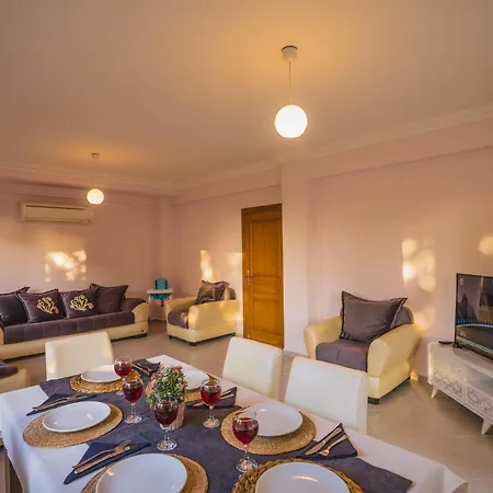 Villa Ovacıkta 6 Kişilik özel Havuzlu Royal 2 Fethiye