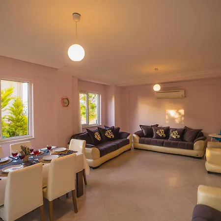 Ovacıkta 6 Kişilik özel Havuzlu Royal 2 Villa Fethiye