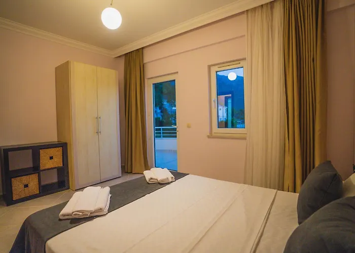 Ovacikta 6 Kisilik Oezel Havuzlu Royal 2