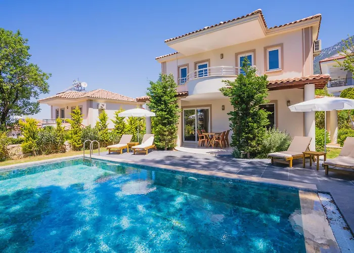 Ovacikta 6 Kisilik Oezel Havuzlu Royal 2 Fethiye