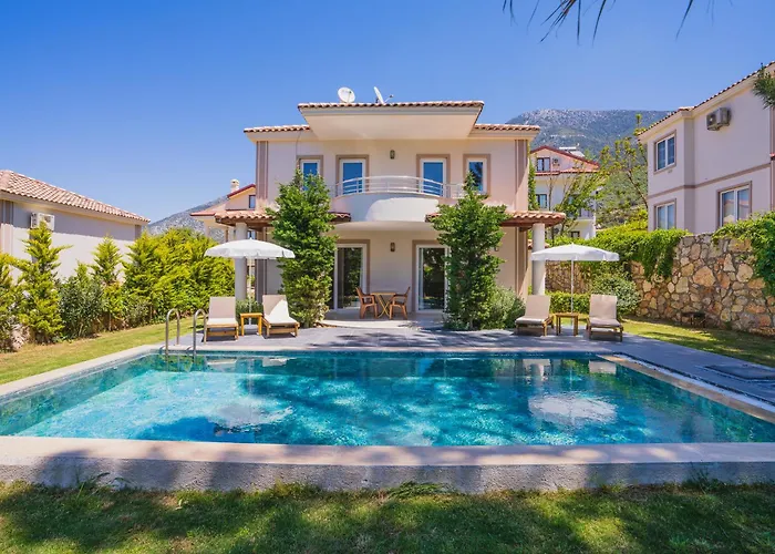 Ovacikta 6 Kisilik Oezel Havuzlu Royal 2 Villa *